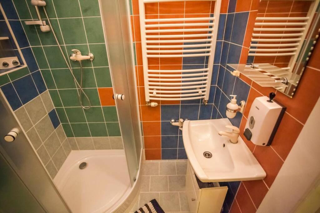 Luxury Air-Conditioned Family Apartment Spitalska Old Town Братислава Экстерьер фото